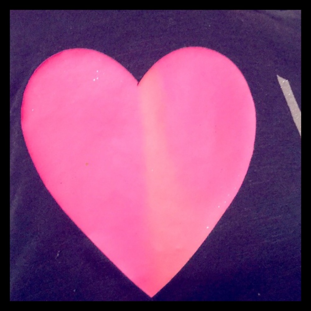 💕PINK VS “I💓YOU, I💓ME, I💓PINK” Sleep Shirt💕 - Picture 6 of 7